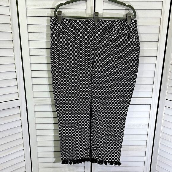 Chico's Pants Size 3P (16P) Brigitte Pull On Tassel Hem - Picture 3 of 12